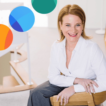 09:45 - 10:15 • Working with other freelancers to grow your own business