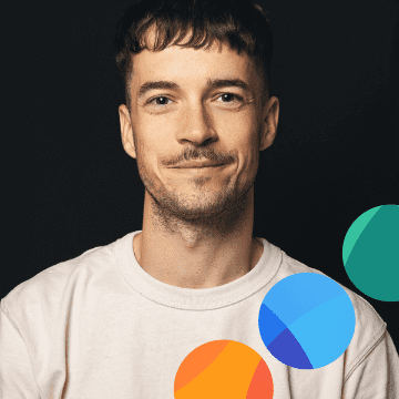 09:00 - 09:30 • How to build a freelance business without taking the leap